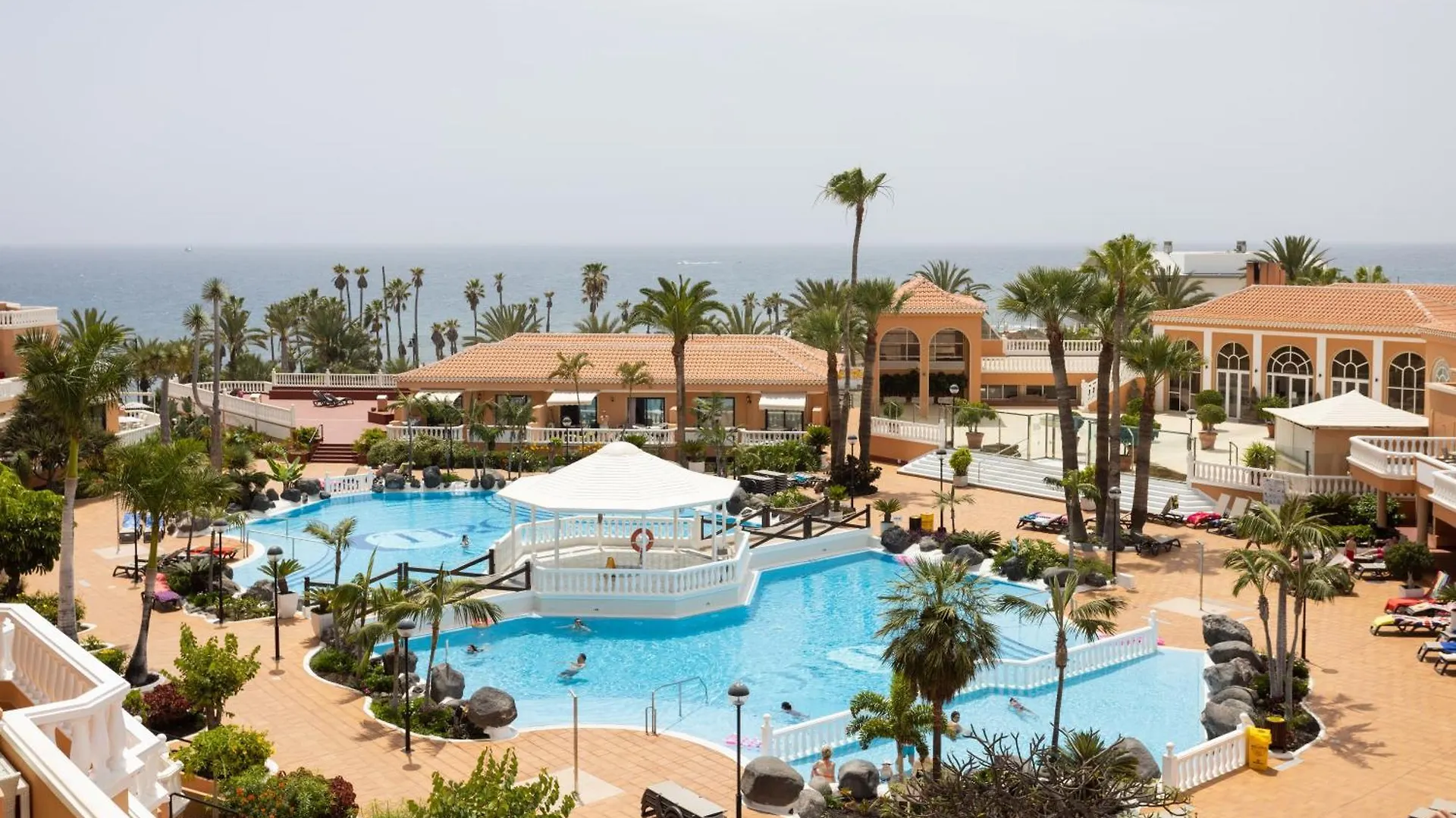 Apartment Exclusive Penthouse Playa Las Vistas 5 Close To Sea And Beach, Aircondition For A Fee, Wifi, Terrace, Heated Pool Playa de las Americas