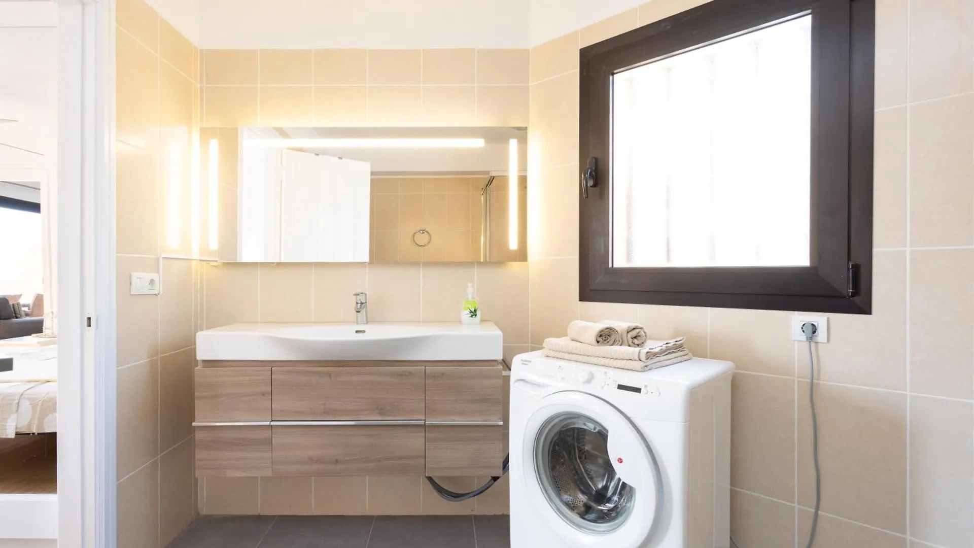 Apartment Exclusive Penthouse Playa Las Vistas 5 Close To Sea And Beach, Aircondition For A Fee, Wifi, Terrace, Heated Pool Playa de las Americas  Spain