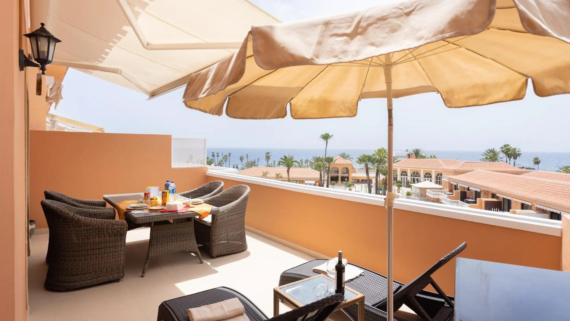 Exclusive Penthouse Playa Las Vistas 5 Close To Sea And Beach, Aircondition For A Fee, Wifi, Terrace, Heated Pool Playa de las Americas  Apartment Playa de las Americas (Tenerife)