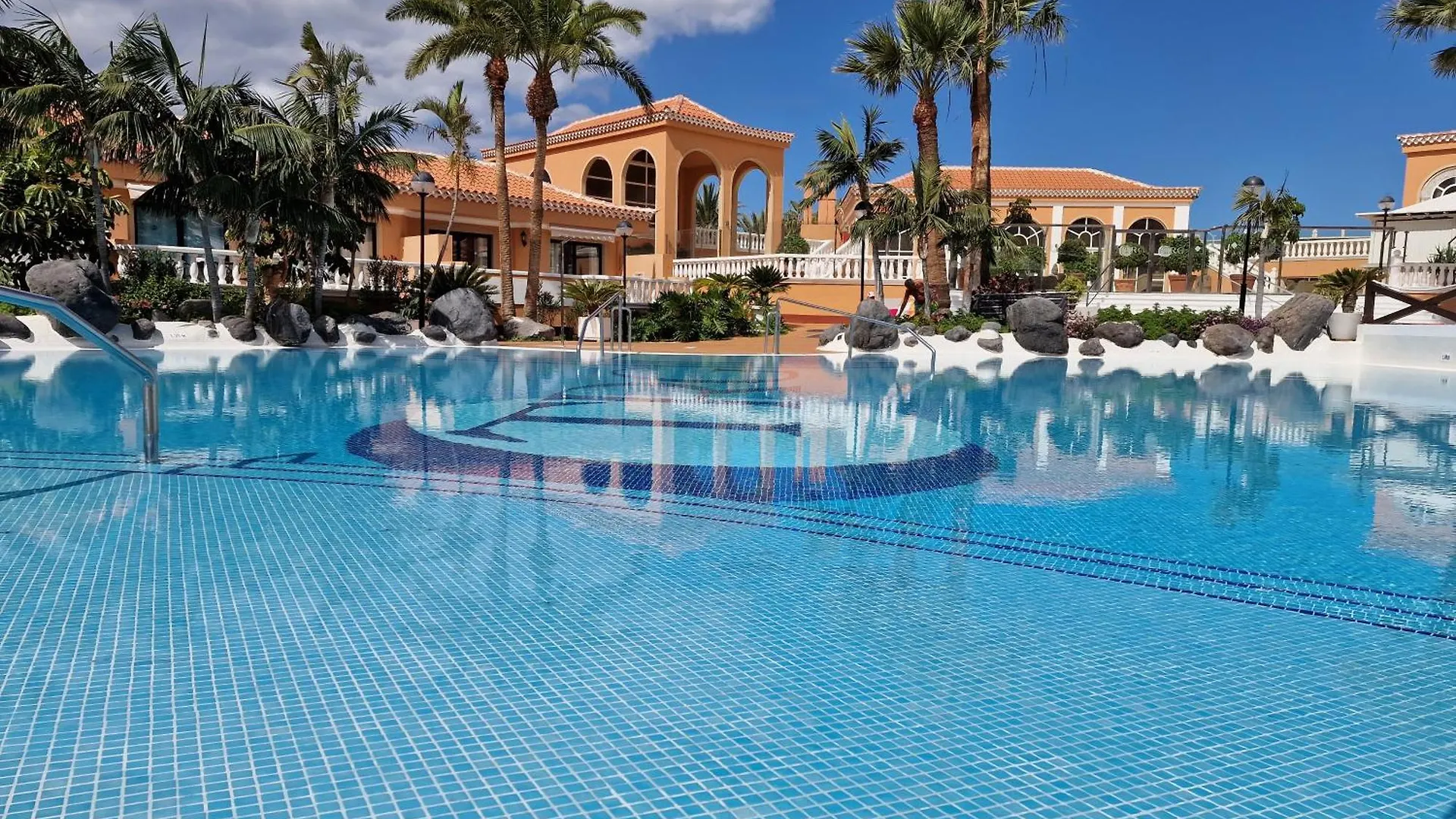 Exclusive Penthouse Playa Las Vistas 5 Close To Sea And Beach, Aircondition For A Fee, Wifi, Terrace, Heated Pool Playa de las Americas  Spain