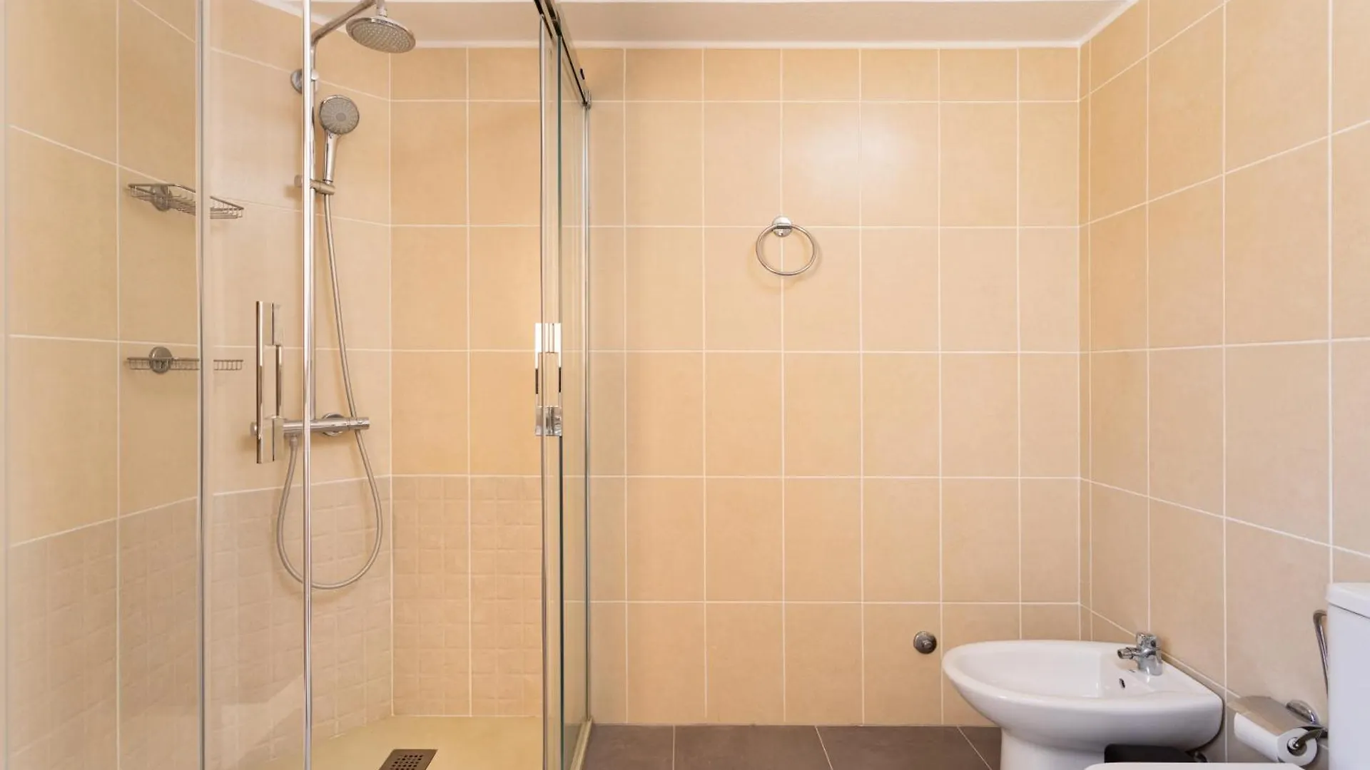 Apartment Exclusive Penthouse Playa Las Vistas 5 Close To Sea And Beach, Aircondition For A Fee, Wifi, Terrace, Heated Pool Playa de las Americas